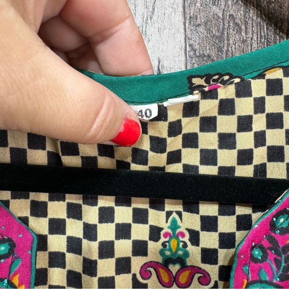 Colorful Boho Short Sleeve Silky Tunic Top- Sz. 40/Medium - Picture 8 of 9